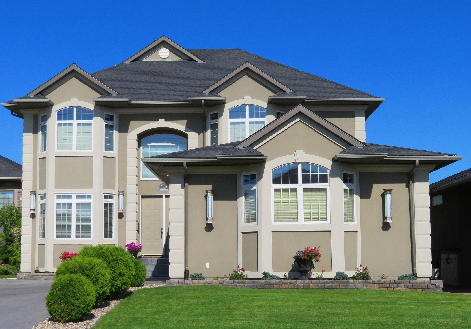 real estate seasonal variation